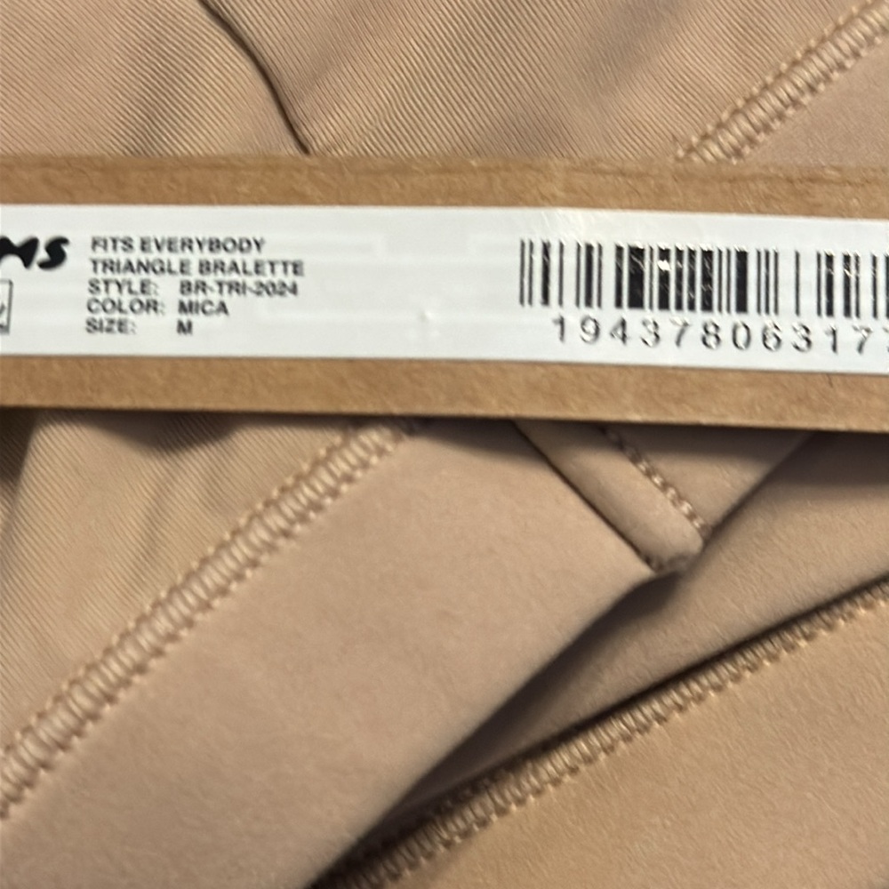 SKIIMS FITS EVERYBODY TRIANGLE BRALETTE - Picture 9 of 9